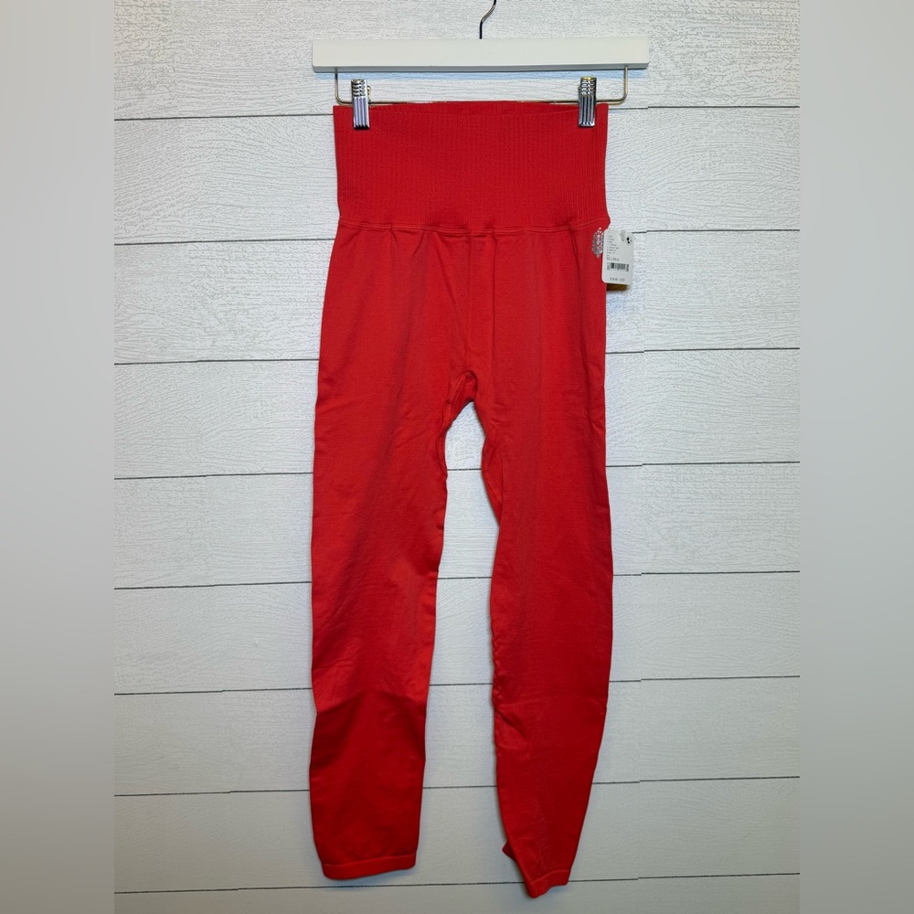 Free People Movement Vibrant Orange Leggings Size M-L NWT